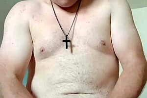 shooting a big load of sperm 💦