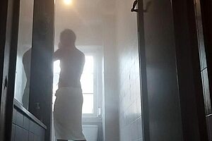 Delicious Guy Shaving His Big Dick!