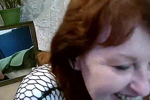 Dancing and wiggling to the big bad wolf with Dawnskye in retro style