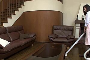 Maya Sawamura rides to creampie, so horny!