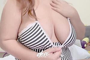 Big boobs hot woman nude on webcam