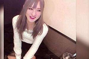 【個撮】ロングヘアーの女装が配信しながらアナルオナニーする動画