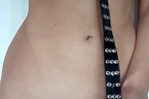 castigándome un poquito con un cinturón, tits spanking pussy punished?