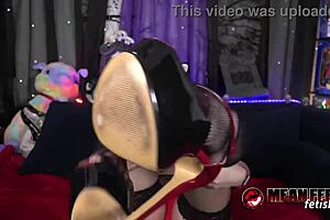 Busty Cassandra Cain Wants You to Worship Her Delicious Feet