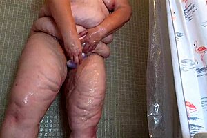 big juicy fat ass white bbw milf taking shower with huge pussy lips
