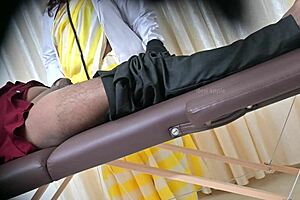 Lucky Guy Receives Handjob from Doctor in Hospital