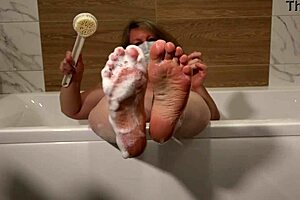 Do You Want To Wash My Feet? Mature Milf Foot Fetish In Bath