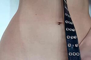 castigándome un poquito con un cinturón, tits spanking pussy punished?