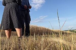 Mature Woman Makes Cum