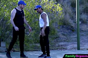 Men burn out in competition