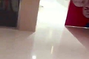 เดินโชว์หีไปเรื่อย