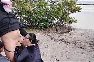 Mexican whore fucked in mangroves secretly