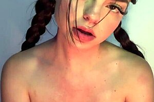 Young Colombian Girlfriend Masturbates And Cums