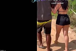 No Caminho Da Estrada De Terra Batida