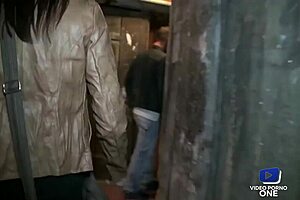 charlie brunette sexy en manque se fait baiser dans la cave?