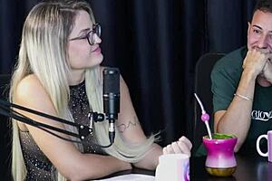 Os Atendimentos Que Faz Com As Duas Namoradas Não Ia Curtir Fazer Gang Bang Com Desconhecidos E Quando Foi Pro Motel - Lexi Mallet Sheer Red