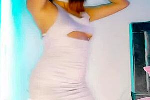 nice ass shaking in live stream