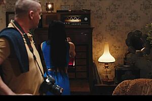 Francia barna nagy műciccivel bimbóit szívják, aztán arcot dugnak és szájba lövellnek kötözve