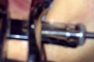 Shemale uses speculum on me in intriguing way