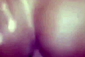 satisfazendo o desejo do safado e sentando at� o talo no seu pauzao vem conferir o quanto ele gozou depois dessa sentada