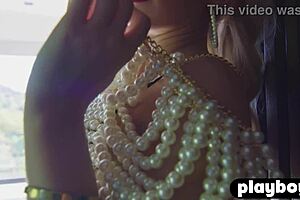 Allie Nicole Feels Beautiful Exposing Big Tits