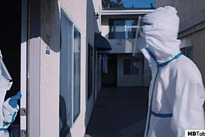 Lola Fae finds it hard to have sex during COVID-19.