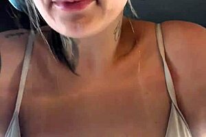 treinando academia de biquíni fio dental de frente de um hotel em copacabana rj e um hóspede estava me filmando e batendo punheta vendo meu rabo com o biquíni rasgado no meu cu que tesão que deu 😍