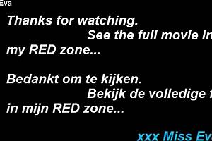 我在车里裸体用假阳具自慰，想看吗？