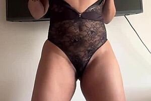 My nympho girlfriend masturbates solo at home 😏