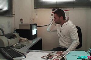 Mami madura gets ass fucked hard in office interview