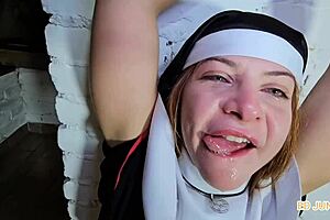 Rebellious Bride Sucking