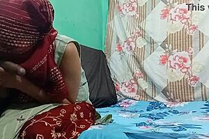 Mumbai Marathi Muslim Woman Enjoys Marathi Passion