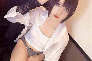 blue eyes shemale masturbates excitedly!