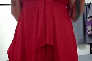 Big Tits and Pussy Piercings: Amateur Stretches Piercings and Holes in Sideshow Acts