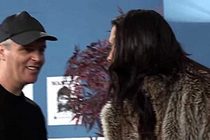 Wow, tammie lee lets the booty hunter and his friend cum on her face after sex!