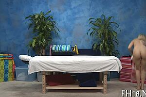 i enjoy a relaxing oily massage session with soothing touches