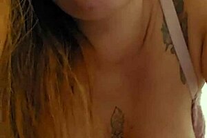 Young Exhibitionist Flashes Publicly