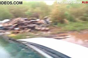 fui arrombada por um preto do pau grande e meu marido passou na frente do carro e não percebeu - sonho de corno 😈