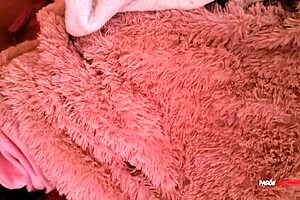 Buenos dias, a latina milf gets homemade fun with big ass amateurs