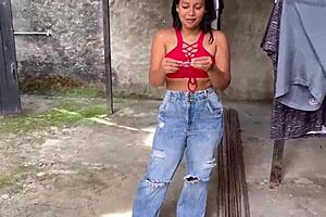 Mi vecino me oferta dinero por dejarme follar acepte su oferta 😏