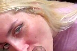 fast cum in mouth from blonde girlfriend 😍