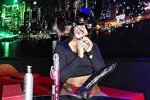 Putting bbc in my tight pussy 😏