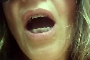 I's so horny, masturbating until I has an intense orgasm, feeling so good