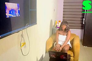 Ebony girl masturbates on video call