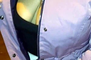 Encuentro A Una Madura Puta Con Un Culo Enorme En La Calle Usando Hilo Rojo Transluciendo Le Hago Propuestas Para Follar Y Acepta