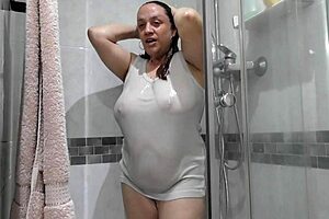 Huge Tits in Shower Cum in Mouth?