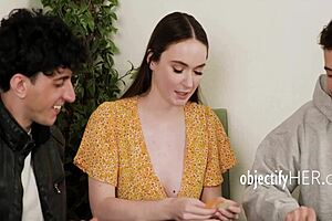 Free Use Friends Use Teen 18+ in Front of Her Step Dad