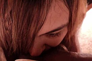 Um delicioso boquete em uma tarde ensolarada