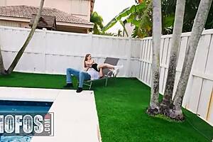 I suck huge cock outdoors