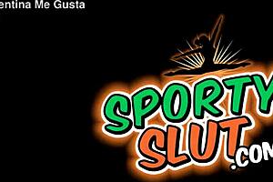 Wow, that babe's huge puffy cameltoe and big round ass at the gym! 😍